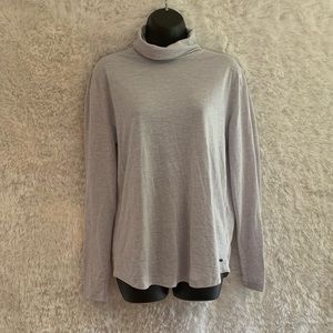 Ladies Roots Long Sleeve Turtle Neck In A Size Medium.